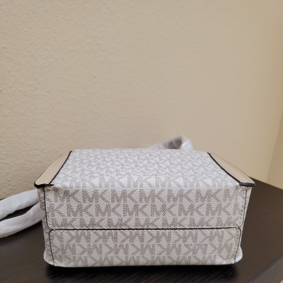 Michael kors Sonia Small Logo Shoulder Bag - Picture 11 of 11